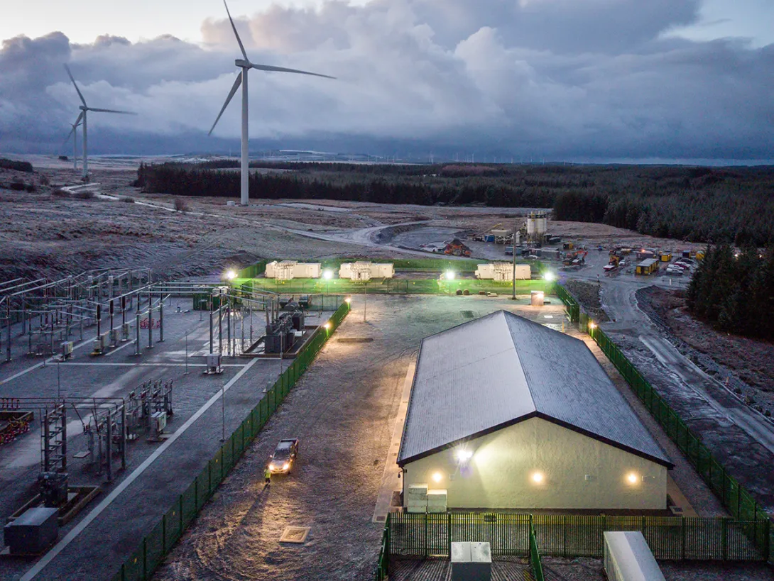 EIO_HALF_HALF_IMAGES_CONSTRUCTION